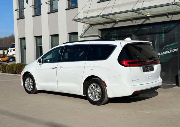 Chrysler Pacifica cena 159000 przebieg: 47098, rok produkcji 2022 z Ozimek małe 277